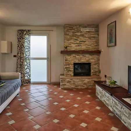 Mottarone By Interhome Daire Laveno-Mombello